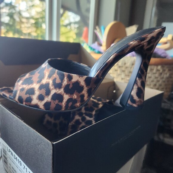 Leopard print open toe heels - Picture 2 of 2